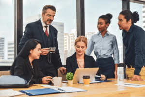 تعزيز مهارات القيادة والإشراف