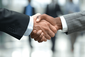 تدريب القيادة للمدراء الوسط – تحويل المدراء الوسط إلى قادة فعّالين