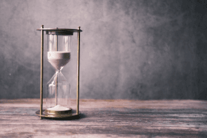 إدارة ساعات العمل والعمل الإضافي والامتثال القانوني