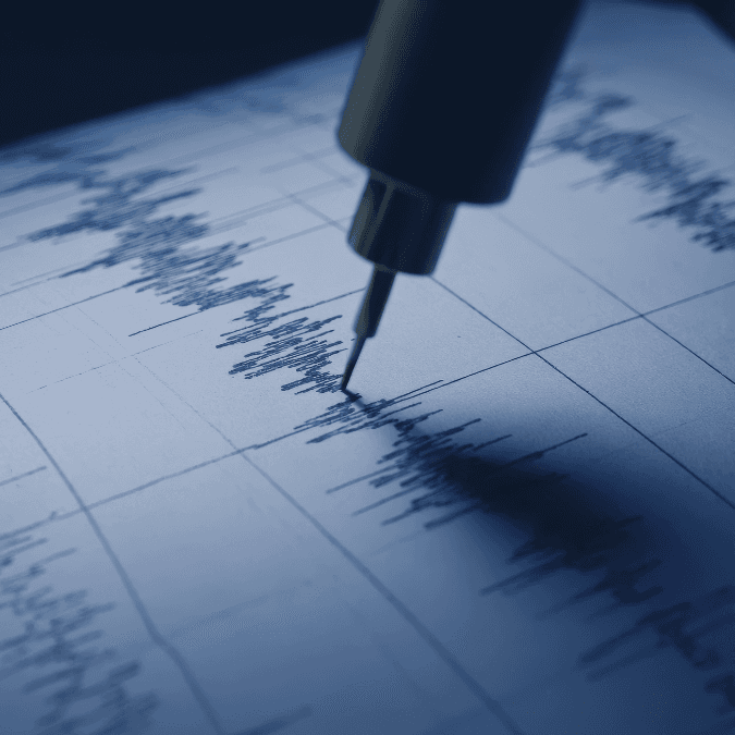 الانقلاب الزلزالي وتحليل تغير السعة مع الإزاحة